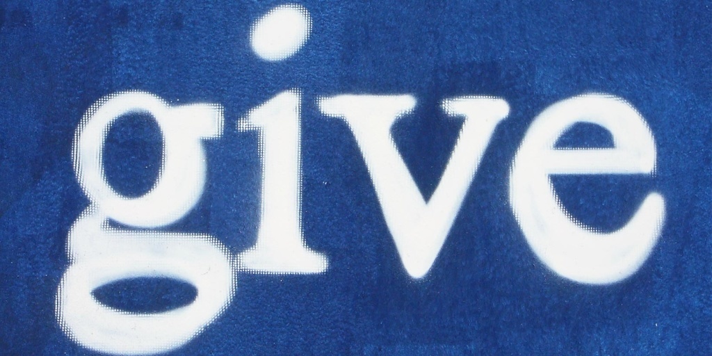 8th & Bee #GiveEveryday Feature Image